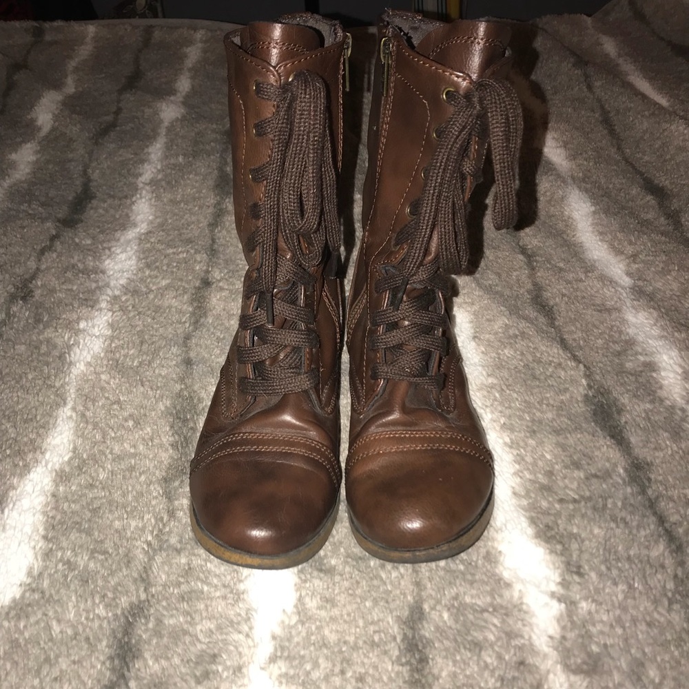 Combat boots